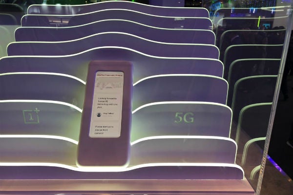 Oneplus 5G demo MWC small